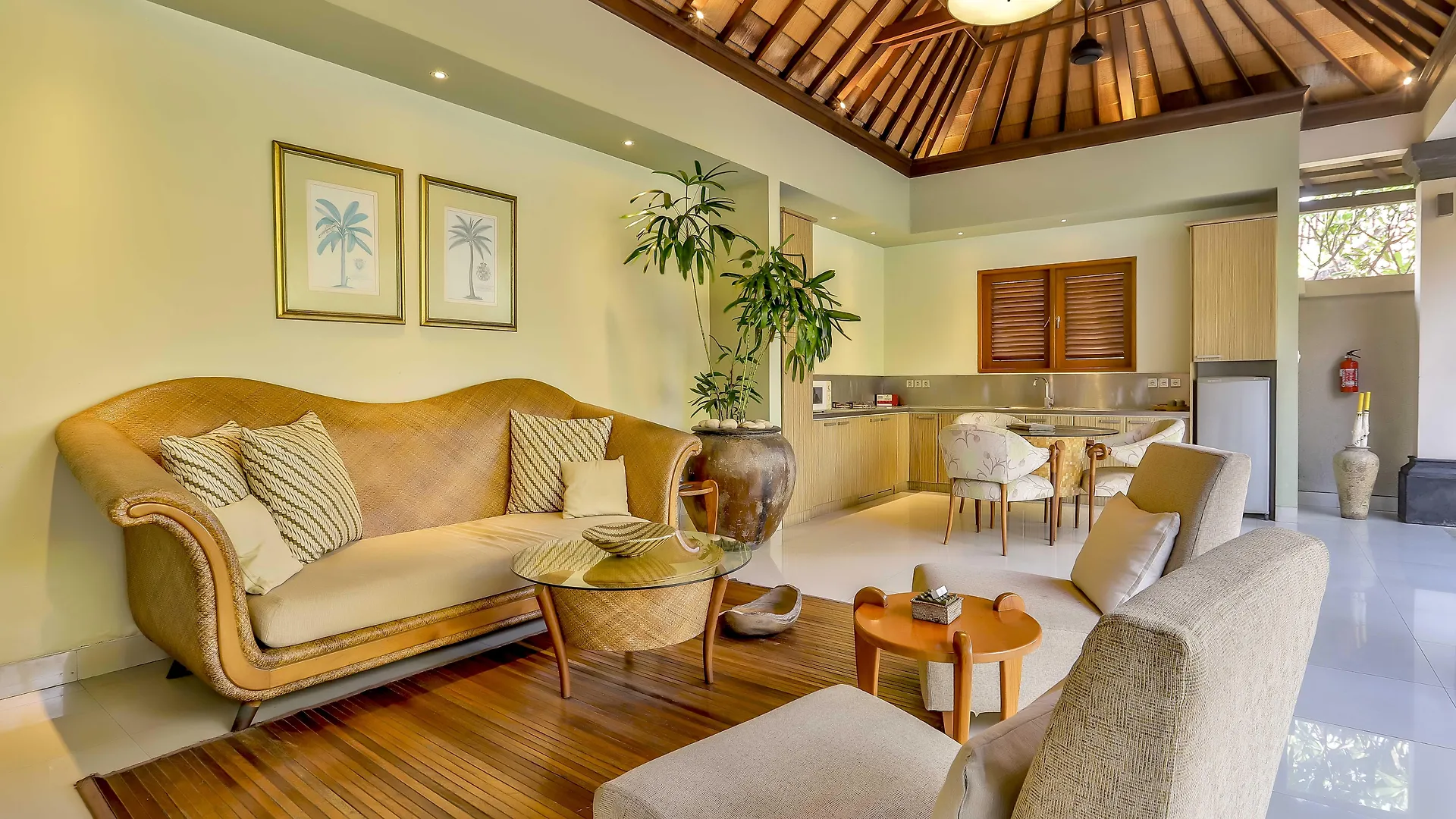 Disini Luxury Spa Villas-Chse Certified Seminyak Villa