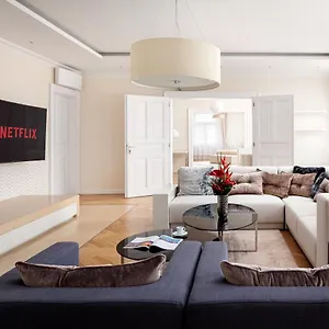 https://revolucni-apartments-old-town.praguehotelsweb.com